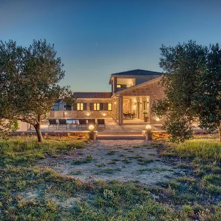 Luxury Oliva Oliana Heated Pool 32m2 *