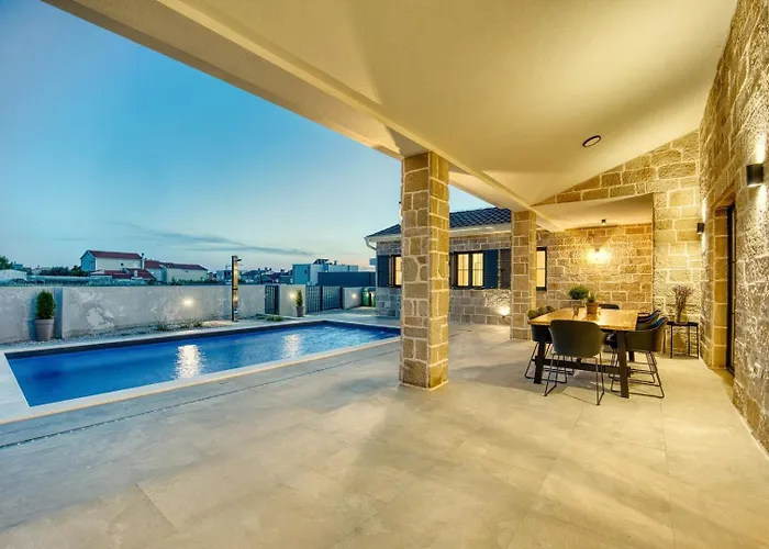 Luxury Oliva Oliana Heated Pool 32m2 브르시